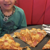 Am dus-o pe Anca la pizza. A fost o mare bucurie in inima ei