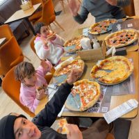 O iesire de neuitat la pizza cu Lois si Suzana