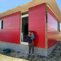 Lacramioara si familia ei au acum un acoperis deasupra capului