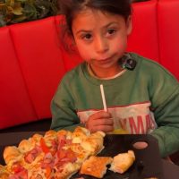 Dupa shopping, iesire la pizza..