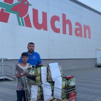 Un cos plin cu alimente pentru Petru Marsavela si familia lui