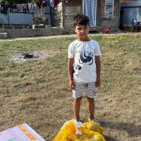 Un ajutor binevenit pentru Amalia, George si fratii lor: cartofi si pampersi